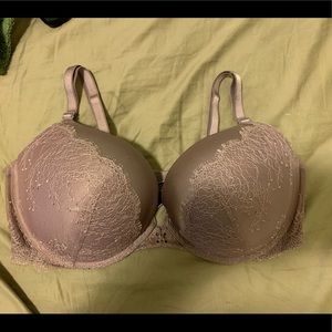 Victoria’s Secret very sexy lace bra lilac 40D